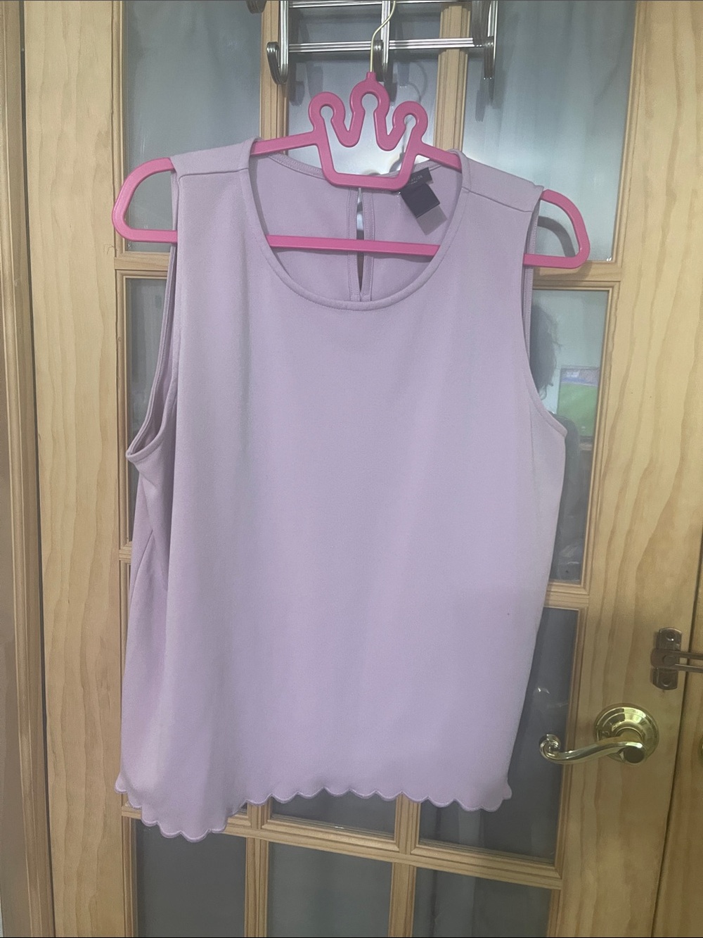 149. Ann Taylor Lavender Sleeveless Scalloped-Hem Camisole